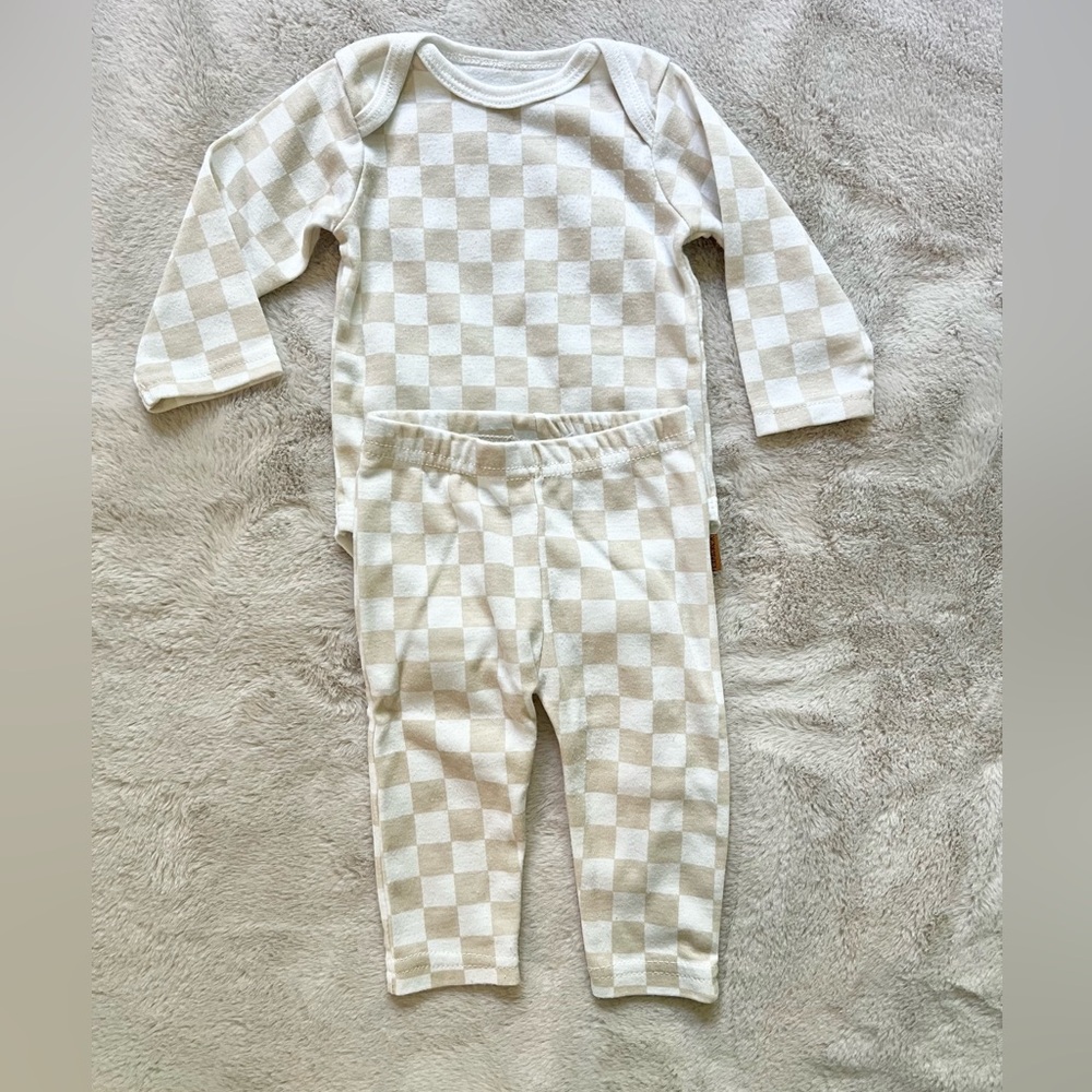 Lila & Jack New York Neutral Checkered Two Piece Onesie Set Leggings 3-6 Months